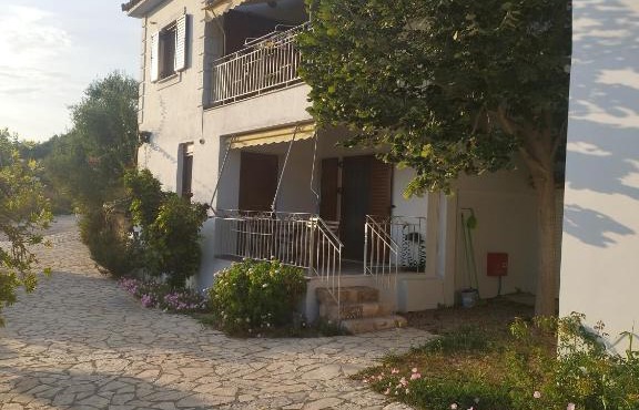 ΣΠΙΤΙ ΣΕ ΣΥΓΚΡΟΤΗΜΑ ΜΕ ΠΙΣΙΝΑ Mary's house
