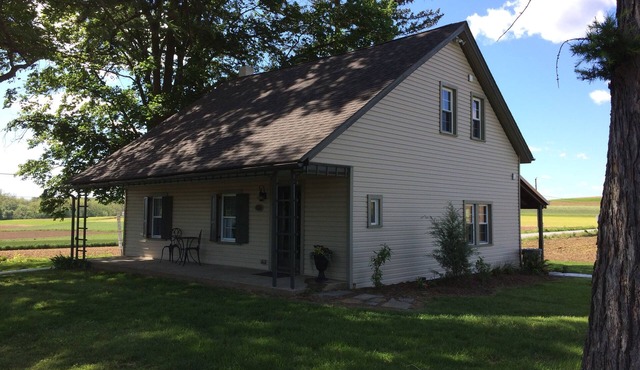 10 MINUTES FROM SIGHT AND SOUND, RESTORED 1700's HOME SURROUNDED BY FARMLAND
