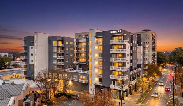 1B1B Midtown Apartment Private Balcony, Views, Gym