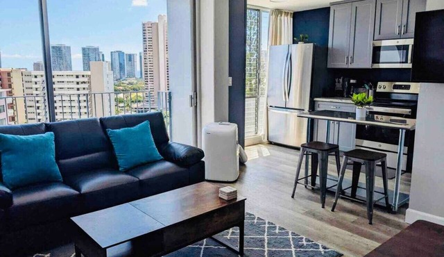 2-bedroom 1 bath bright condo with free parking