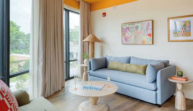2 Bedroom Accessible Hotel Suite in 12South!