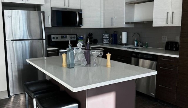 2-bedroom luxury condo in heart of Downtown Atlanta