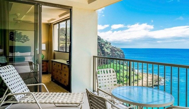 2-Bedroom Oceanfront Condo w/Private Lanai