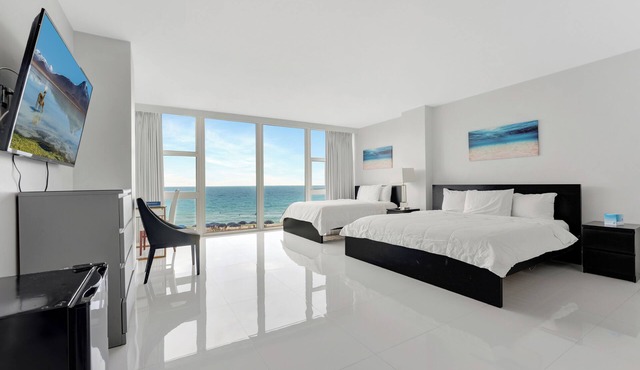 2 Beds and a beach - Ocean Front