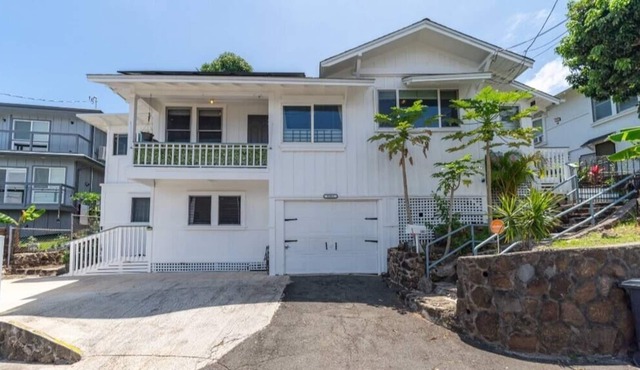 3 bdrm/2 bth family stay: ocean view, in town, etc