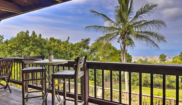 30-Day Stay at Kailua-Kona House w/Hot Tub!