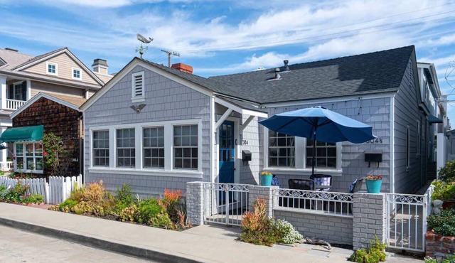 304 Ruby A | Balboa Island Charmer