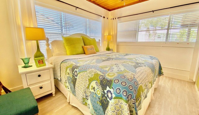 30ft from Perfect LAGUNA BEACH ~ Directly across the street ~ July is on SALE!t! 1775/WK