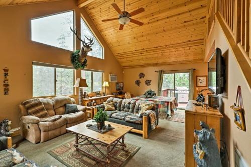 4 Mi to Pine Lake: Hathaway Pines Cabin w/Deck