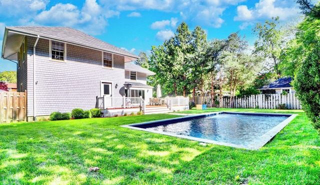 5 Bedrooms! 4 Min to the Beach! HEATED POOL!
