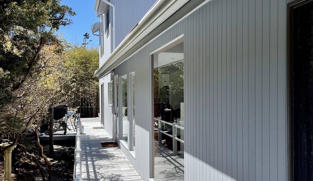5th from the beach, dog friendly, sleeps 10, outdoor shower a/c utils included!