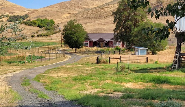 8 Mile Farm B&B
