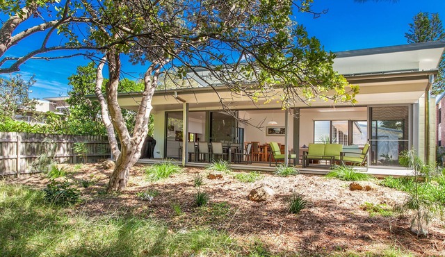 A SWEET ESCAPE - Beachfront Tranquility