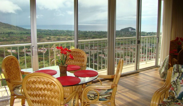 Affordable Luxury, Gorgeous One Bedroom Condo, Amazing Views and Great WiFi