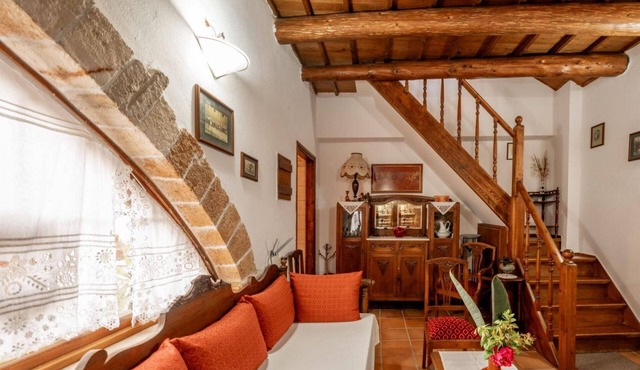 Agapi’s Charming Retreat, Holiday Home