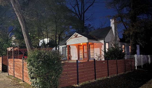 Airport Oasis Cottage