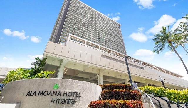 Ala Moana Condo by Zelloo