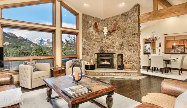 Alpenglow Vacation Home At Windcliff 4 Bedroom Home by RedAwning