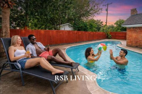 Amazing 4BR 2BA Winter Home with Pool & Game-Movie Room