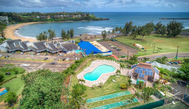 Banyan Harbor #F71, Walk to Beach, Wifi, AC, Pool, Parking, Laundry