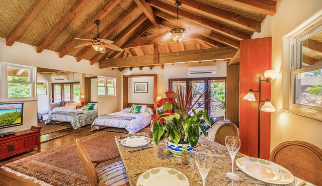 Beach estate Studio & private access to the beach/Air conditioned/Parking/Gated