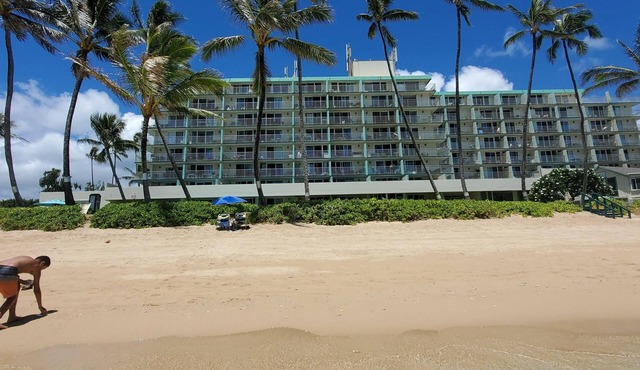 Beach Front Condo w/Beautiful Sunrises on Private Sandy Beach with Calm & Gentle Waves