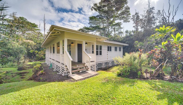 Beach Gear Provided! Lush, Quiet Hawaiian Hideaway