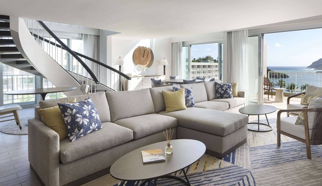 Beach Resort with Outdoor Pool & Dining by the Ocean | Oceanfront 1BR Suite
