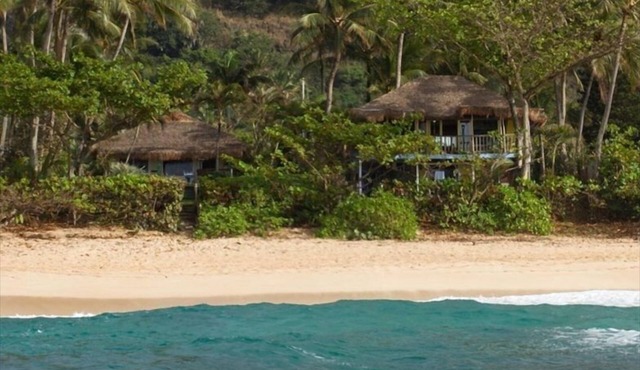 Beachfront Palaypa - Former Mission House