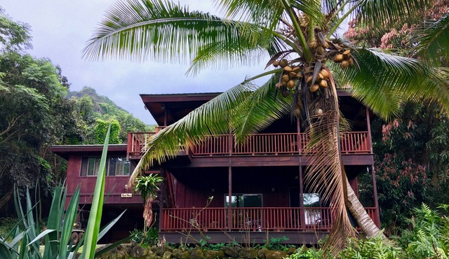 Beautiful 3 Bed/3 bath Spacious Home Located in the country on the north shore