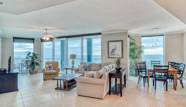Beautiful condo! July 26 - 30th dates open!