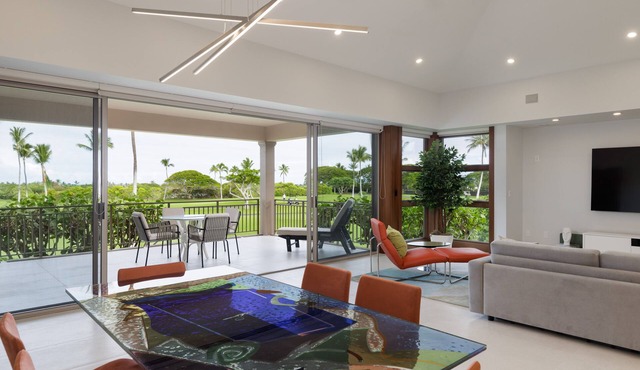 Beautiful Fairway Villa 104A at Hualalai w/Resort Pool, AC & Two Golf Carts