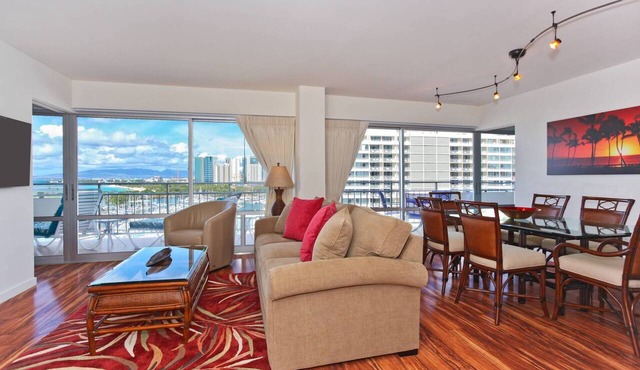 BEAUTIFUL Ilikai suite w/Ocean, Marina & Sunset Views! Large Lanai! Parking!
