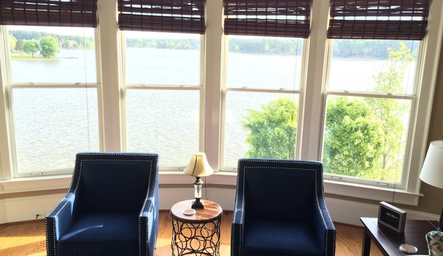 Beautiful lake front and golf course views from this 3BR/3BA penthouse condo