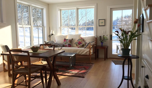 Beautiful Light Filled Guesthouse in country
