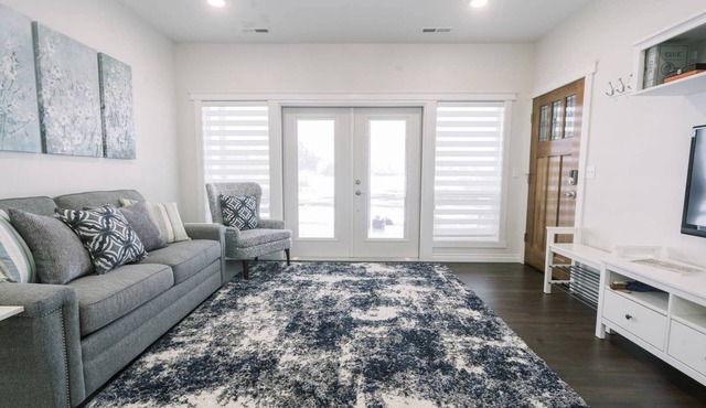 Beautiful Master Suite & Full Kitchen in New Home