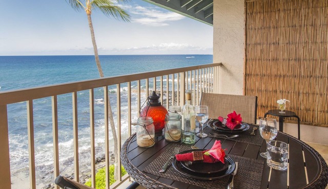 Beautiful Oceanfront Kona Reef Resort Private Top Floor Condo A33, AC throughout