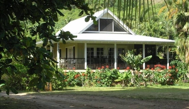 Beautiful Plumeria Cottage-Anini Beach Plantation Style Home