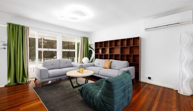 Best Value 4Beds Home Near Shops, Cafes & Forest