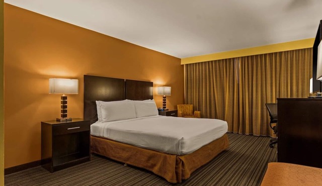 Best Western The Plaza | Standard Room, 1 King Bed | Free Breakfast