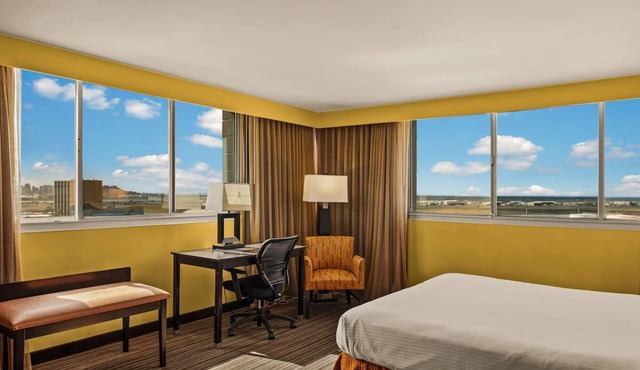 Best Western The Plaza | King Bed with City View | Free Breakfast and Shuttle