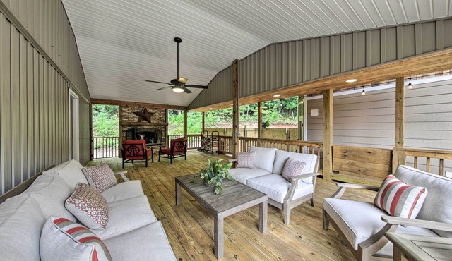 Blairsville Tiny Home w/Covered Furnished Deck!