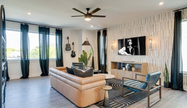 Boho Blues 5627-Near Broadway–Sleeps 6