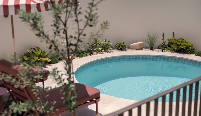 Brand new guesthouse private mineral pool Mermaid Waters