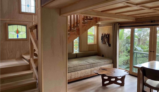 Cabin Treehouse in the Hawaiian Cloud Forest