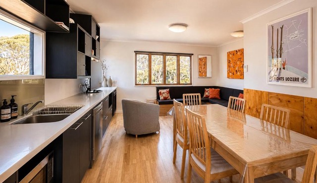 Cape Cod Chalet, alpine-getaways
