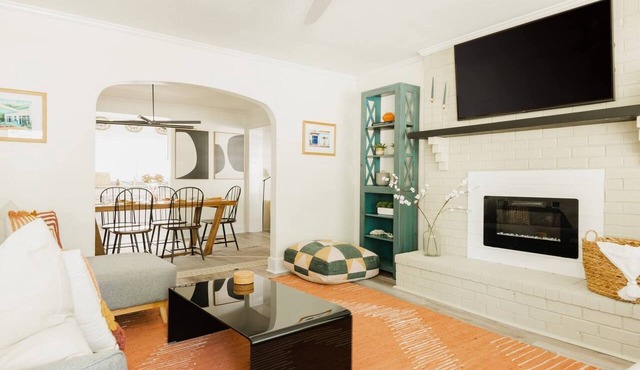 Charleston Charm - Spacious 3BR + Bikes/Scooters!