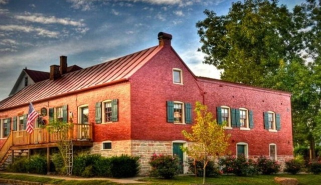 Charming 3 Bedroom 2 Bath Home in Historic Downtown Hermann, Mo.