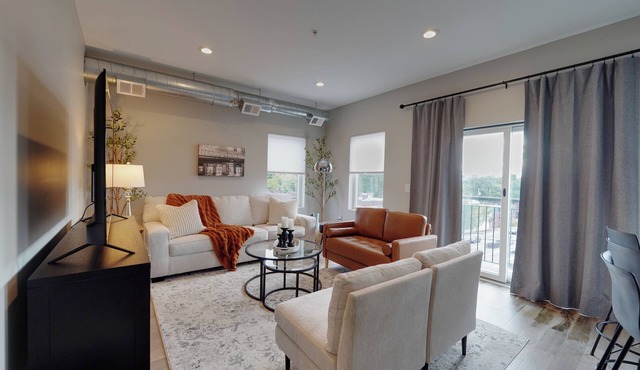 Chic Condo/Walk to Restaurants & Bars/Minutes to Pittsburgh/Free Parking