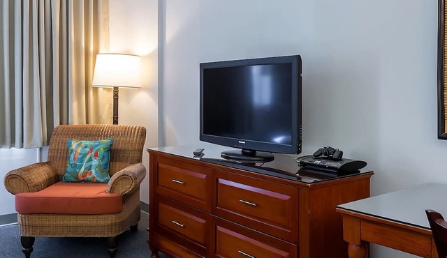Comfort and Convenience! 3 Comfortable Units, Pool, Pets Allowed